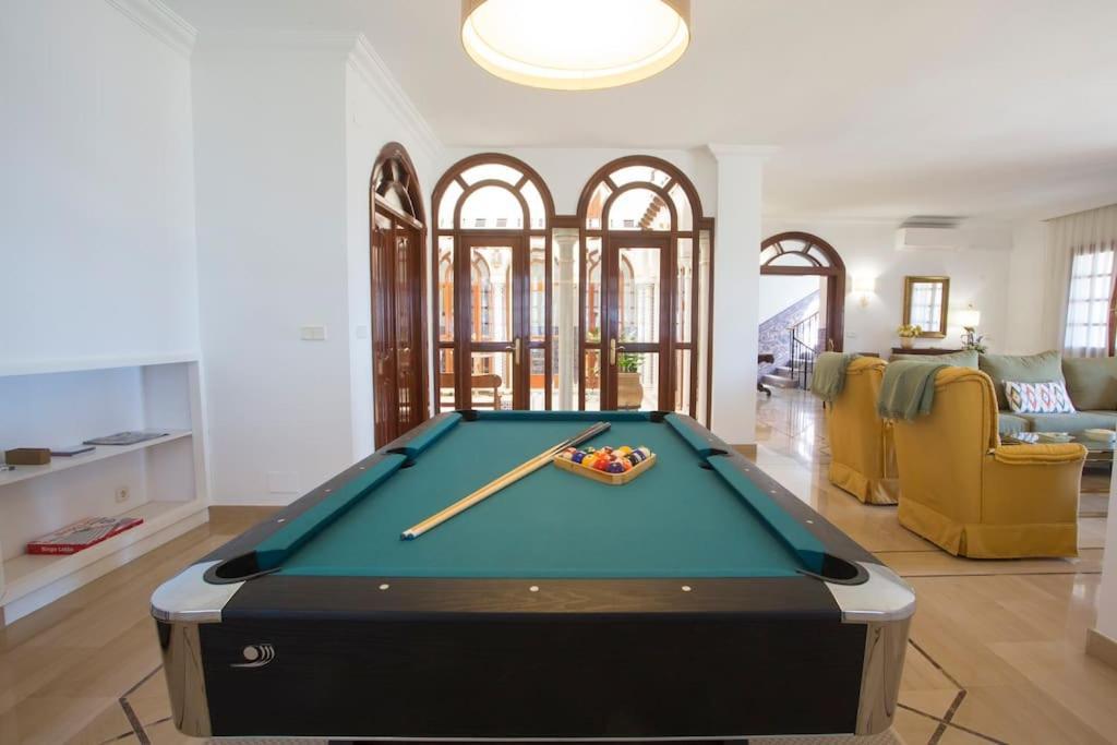 Andalusian Villa On The Sea And The Bay Of Málaga Exterior foto
