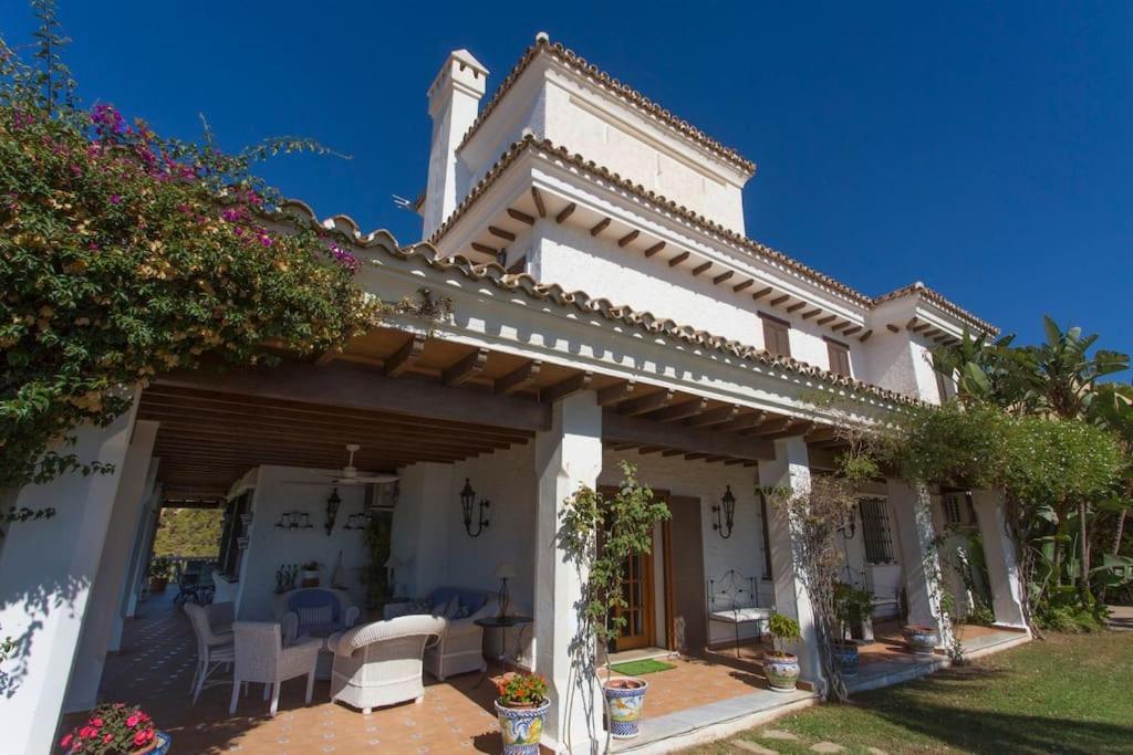 Andalusian Villa On The Sea And The Bay Of Málaga Exterior foto
